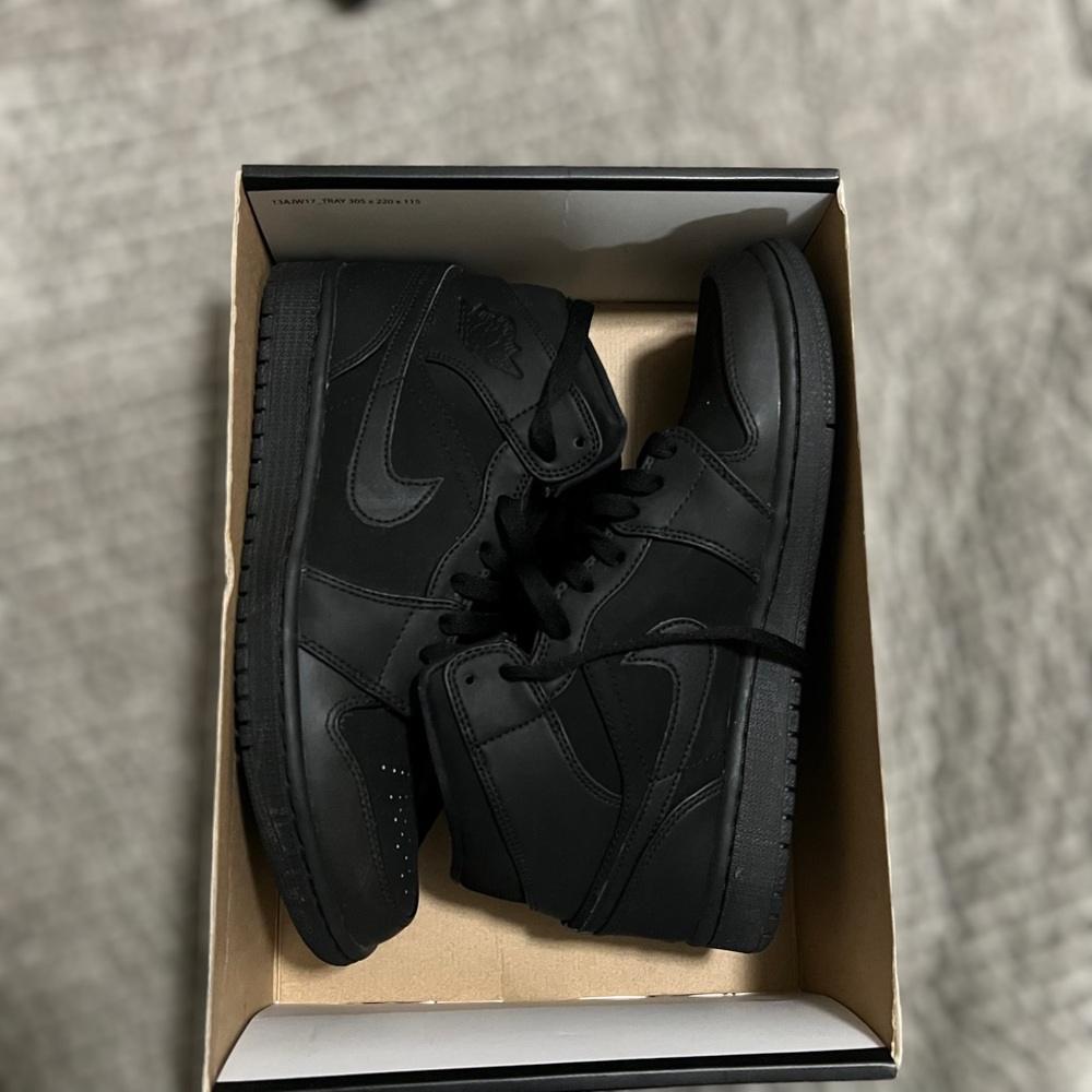 Air Jordan Mid